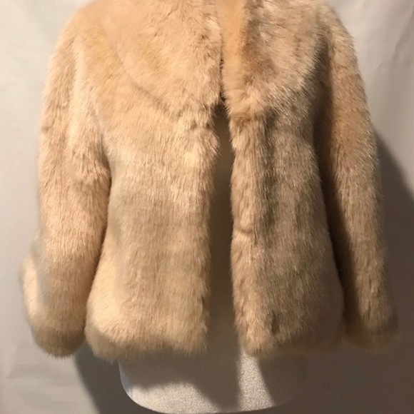 Gorgeous faux fur BCBG pale pink coat - Picture 2 of 5